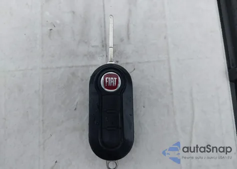 2017 Fiat 500 Lounge z USA, uszkodzony, nr VIN 3C3CFFCR4HT535862